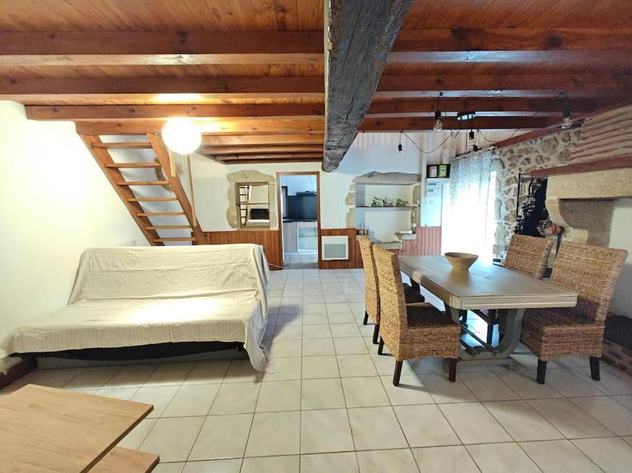 Logement Entier Style Chalet - 1 A 5 Pers - Langon  Exterior photo