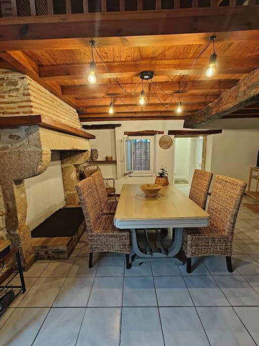Logement Entier Style Chalet - 1 A 5 Pers - Langon  Exterior photo